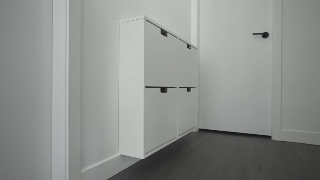 Minimalistički i moderan cipelarnik u hodniku